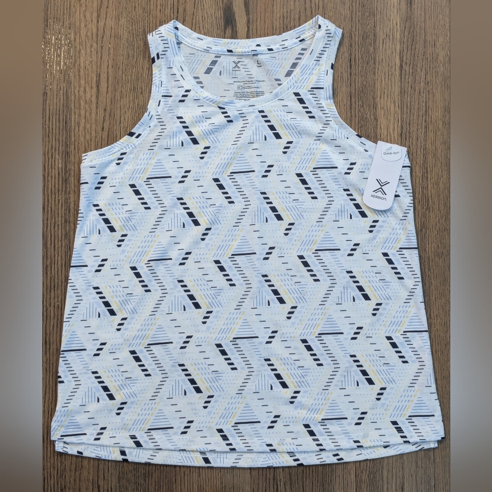 NWT Xersion Tank, Size L